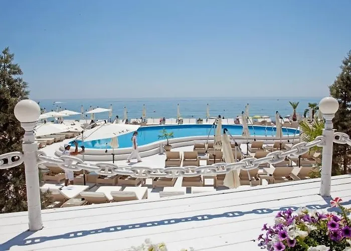 On Arkadiivskyi Lane 敖德萨